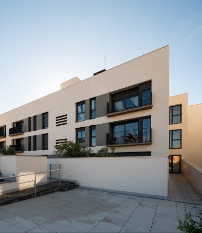 Residential building on Pi i Margall Street